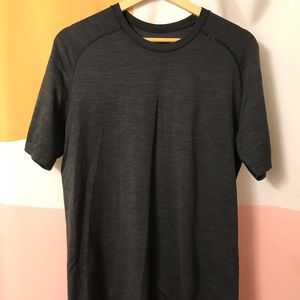 Medium Lululemon Metal Vent Tech